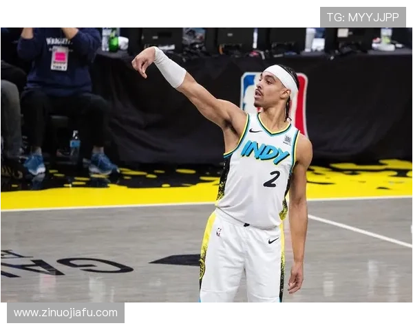 内姆哈德精准传球助攻特纳空中接力完成双手暴扣